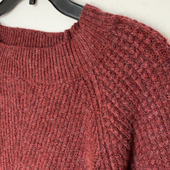 Ann Taylor NWT Fuzzy Raglan Sleeves Ribbed Pull Over Sweater - Picture 3 of 7